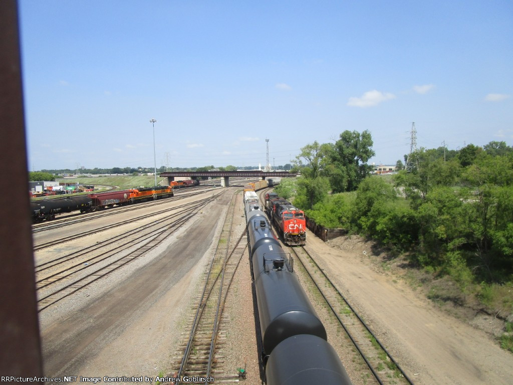 CN 2330 + BNSF Units